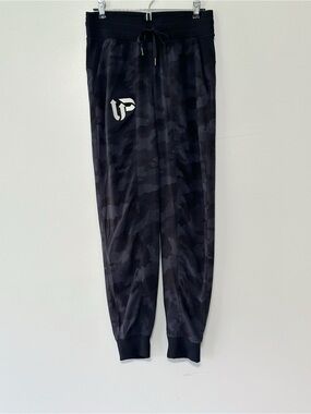 Lululemon Camo Jogger Pants Women's 29" Size 6‎